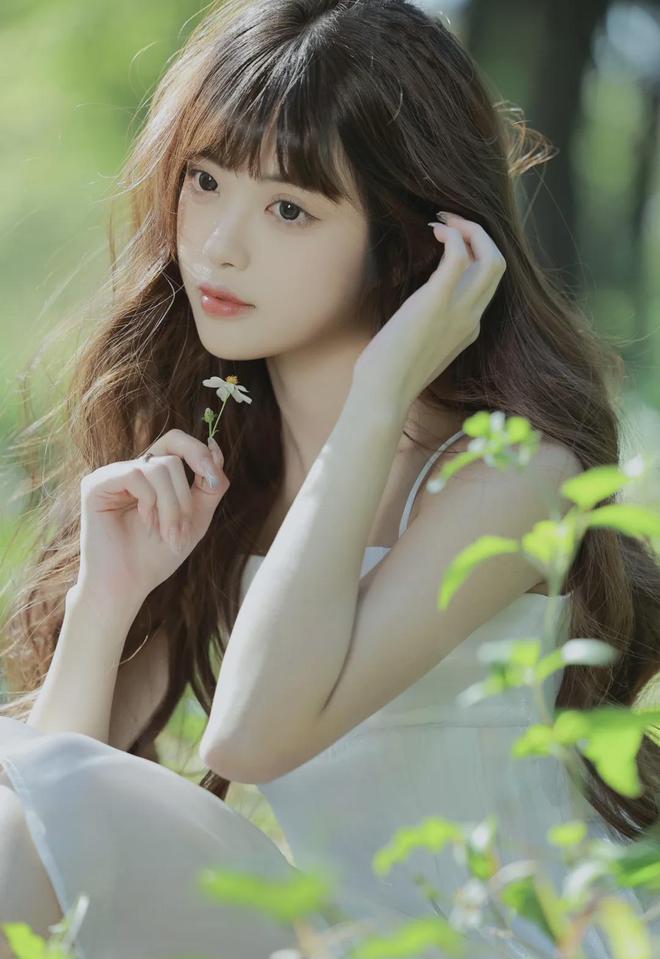 在女生的桃子里男生把小鸟插