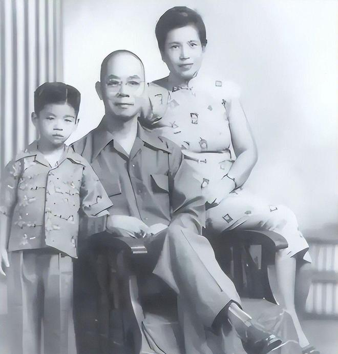 生活嫁给了大她20岁的退伍老兵吴石最大的遗憾应该是女儿为了(图5) 生活嫁给了大她20岁的退伍老兵吴石最大的遗憾应该是女儿为了(图5)